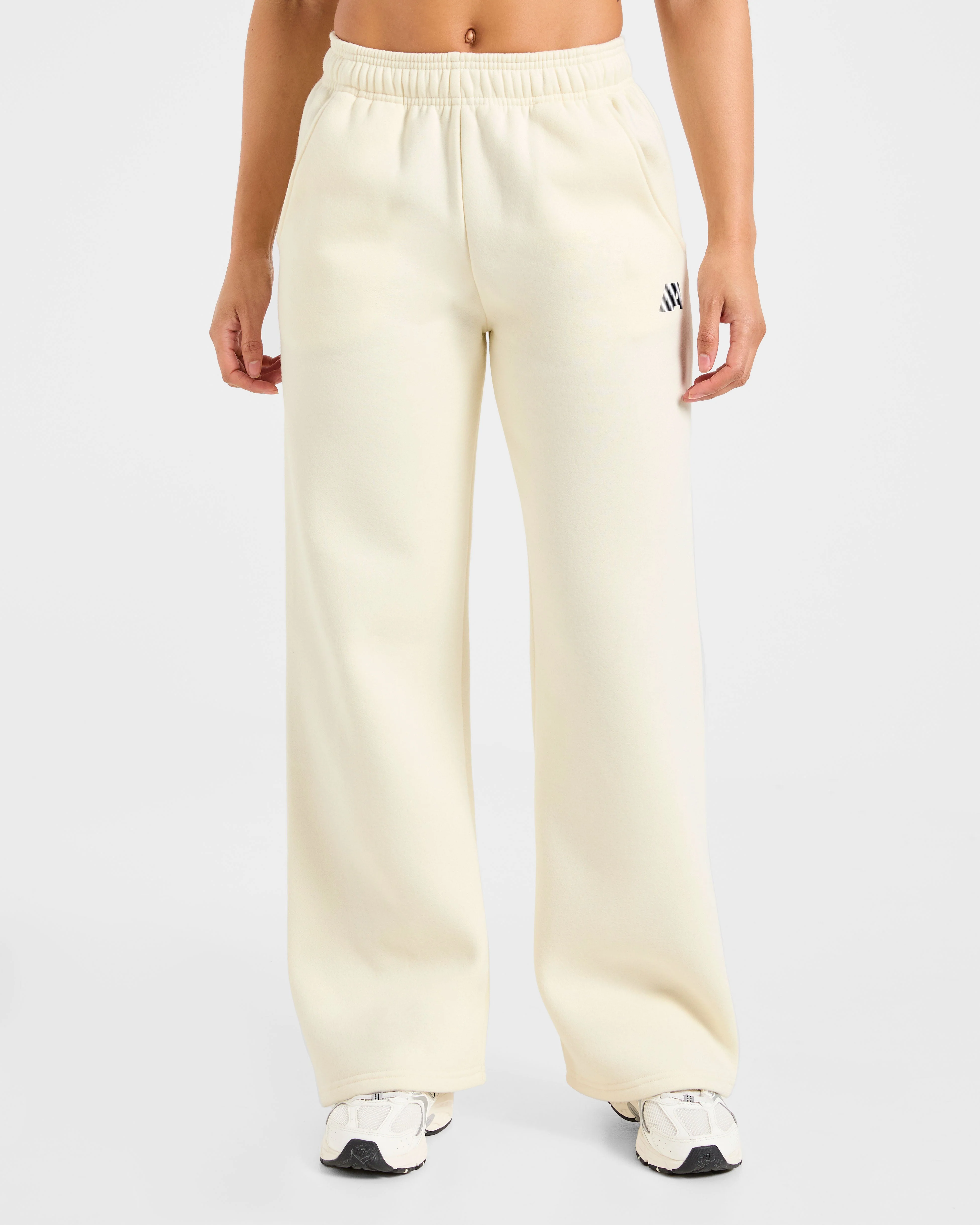 Retro Athletics Oversized Straight Leg Joggers - Butter Jaune/Navy