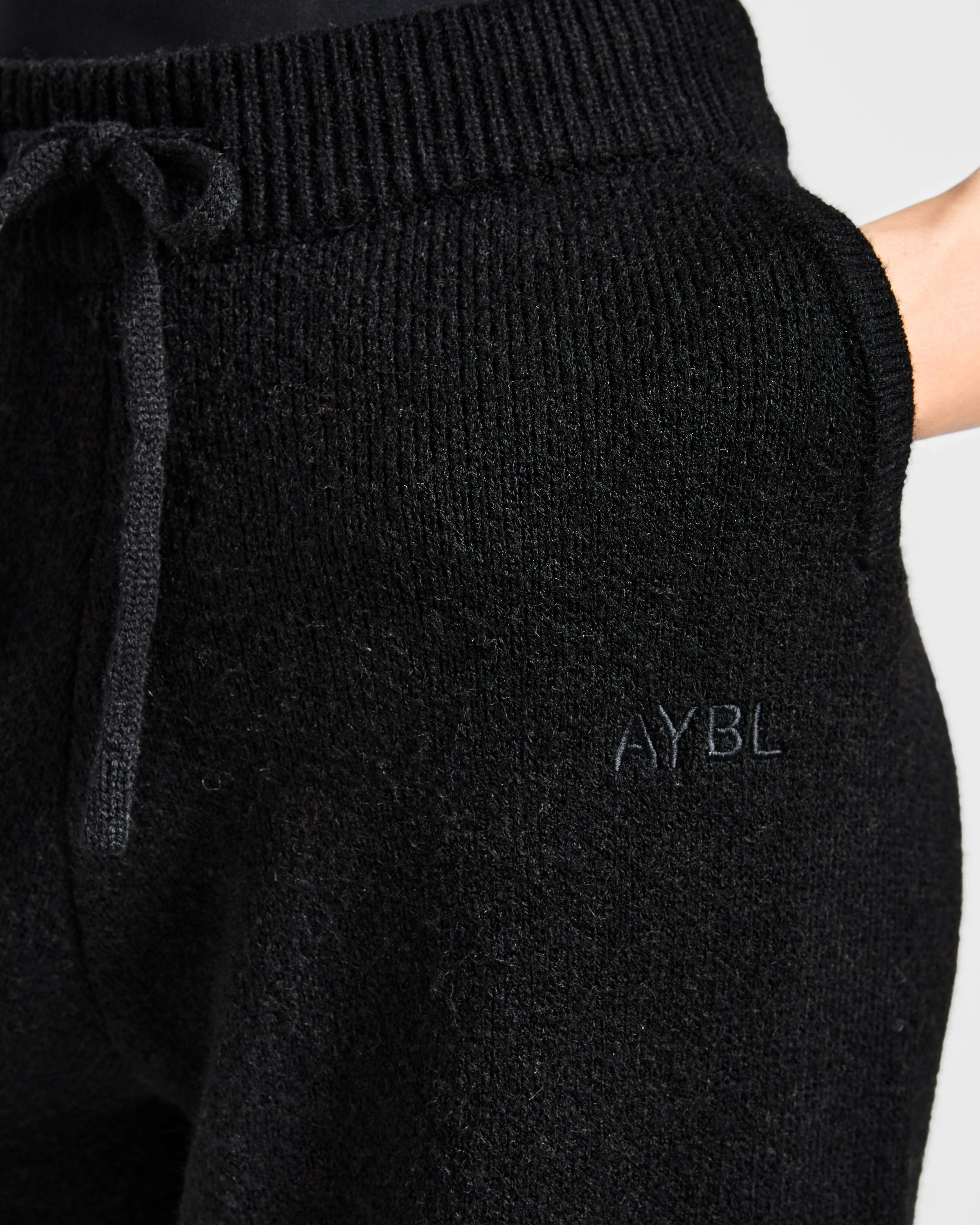 Soft Oversized Knitted Straight Leg Joggers - Noir - Image 5